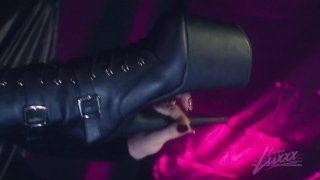 Lunaluxxx Femdom Fetish Foot Pov Latex Scene