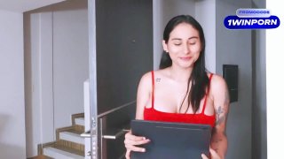 Jenifer Play Vr Swap With Latina Hermanastra