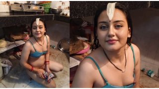 Bhabhi In Kitchen: Indian Desi Story